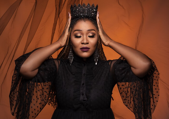 Read more about the article Lady Zamar